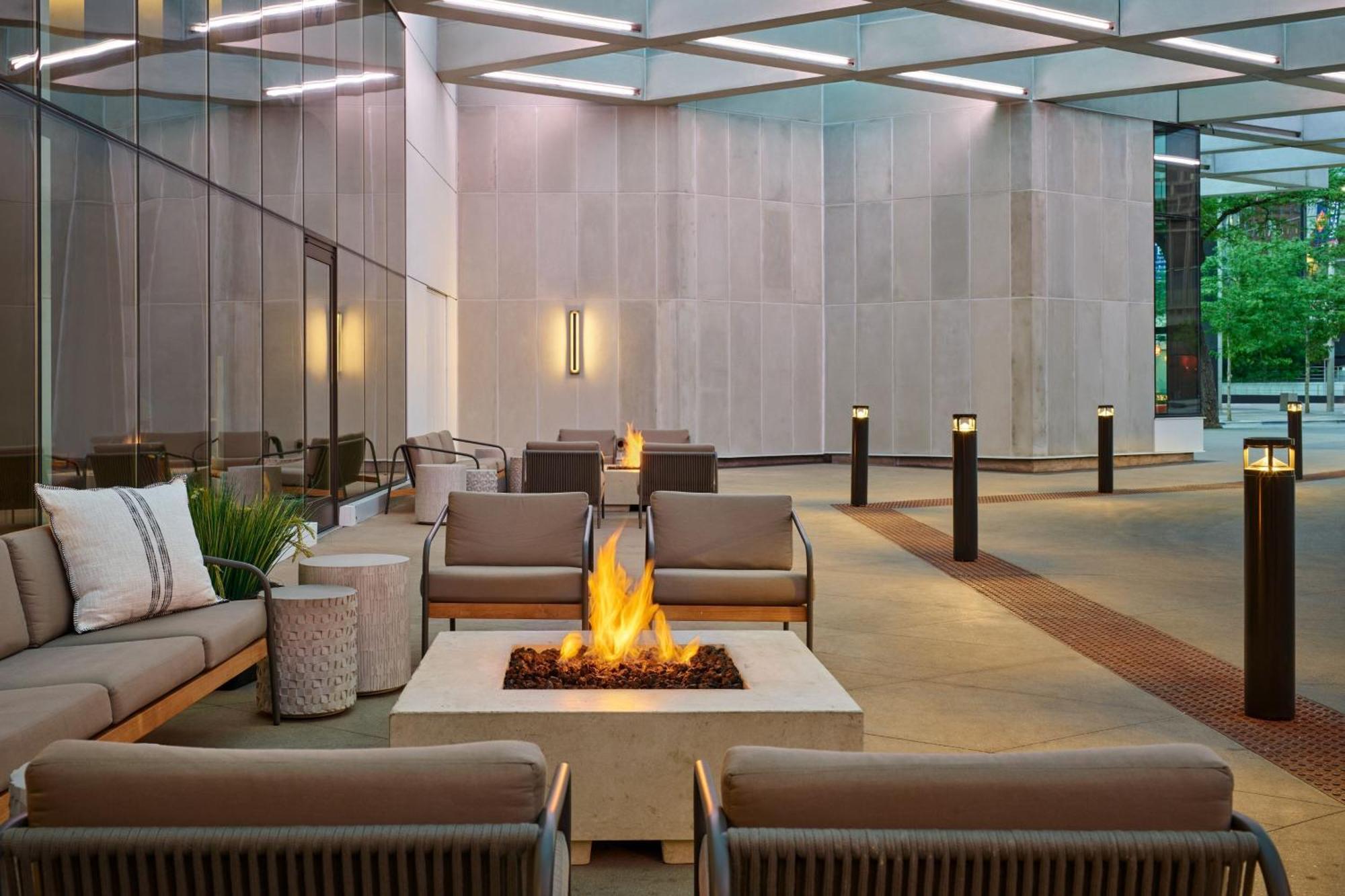 Sheraton Denver Downtown Hotel Bagian luar foto