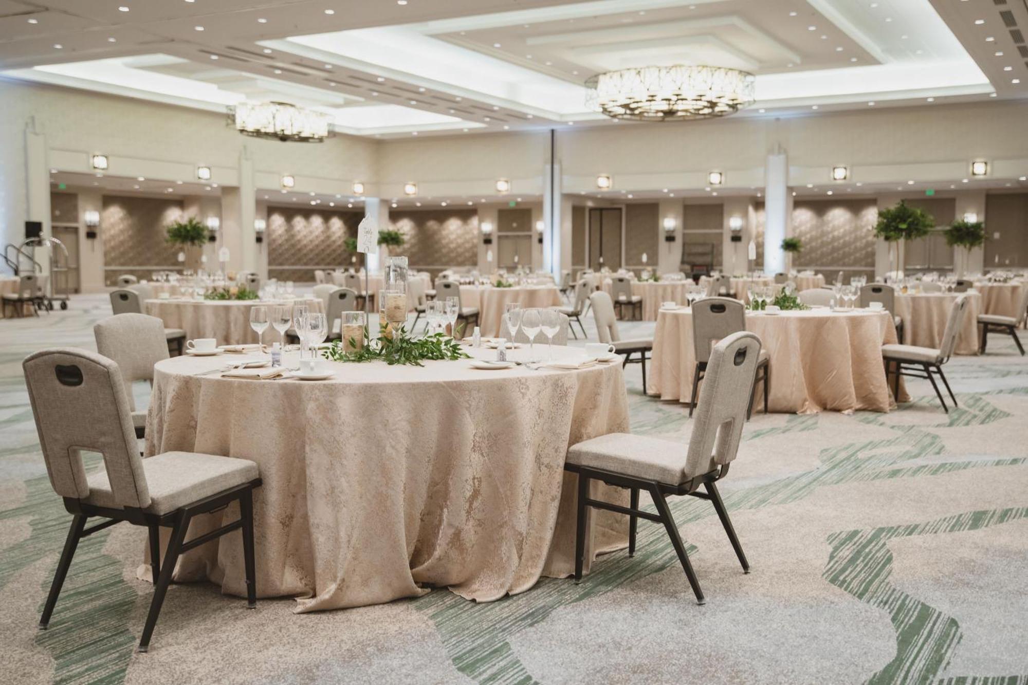 Sheraton Denver Downtown Hotel Bagian luar foto
