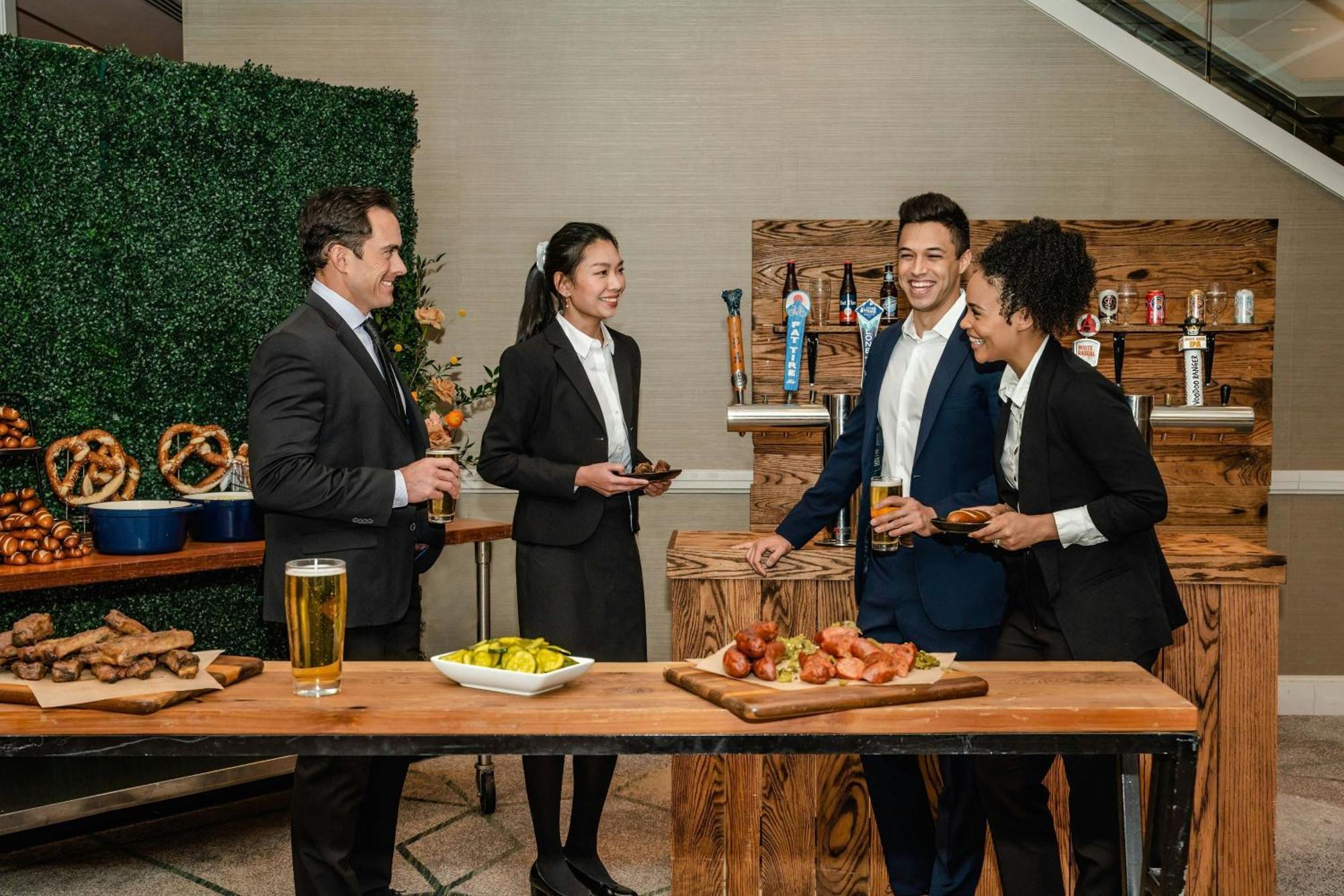 Sheraton Denver Downtown Hotel Bagian luar foto