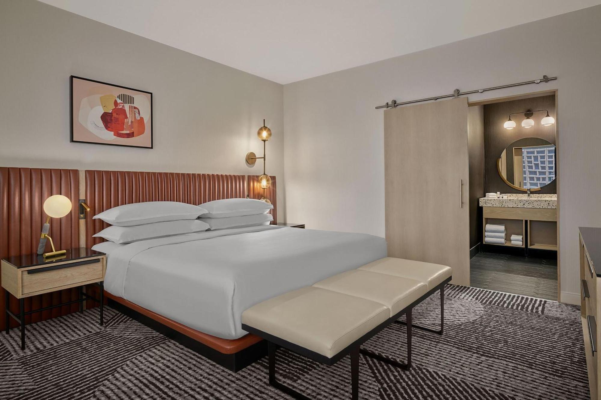 Sheraton Denver Downtown Hotel Bagian luar foto