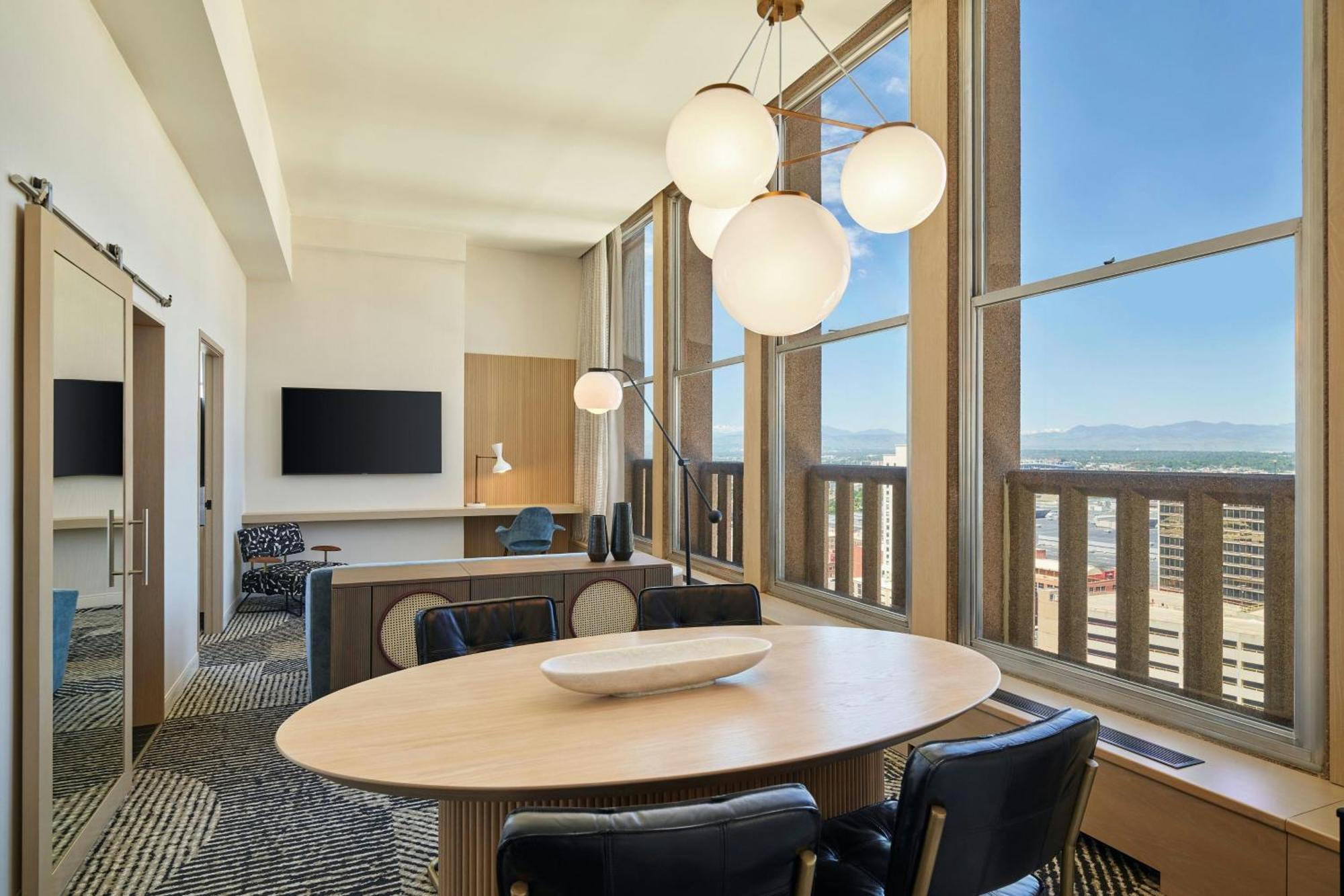 Sheraton Denver Downtown Hotel Bagian luar foto